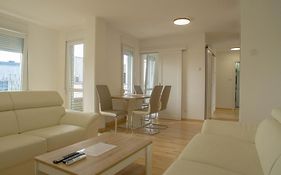 Premium Stan Novi Beograd